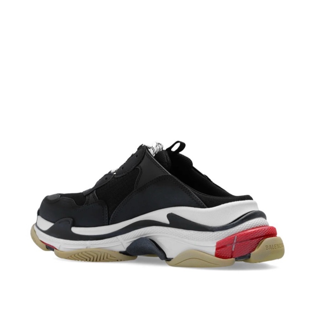 Balenciaga Men's Black and Red Sneakers - Picture 1 of 2